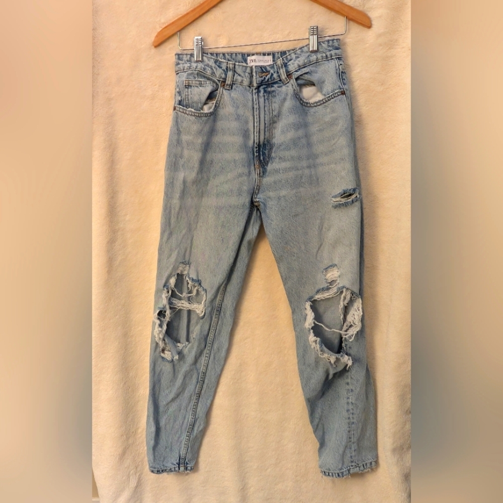 ZARA High Rise Ripped Mom Jeans | Size 6 (EUR 38)